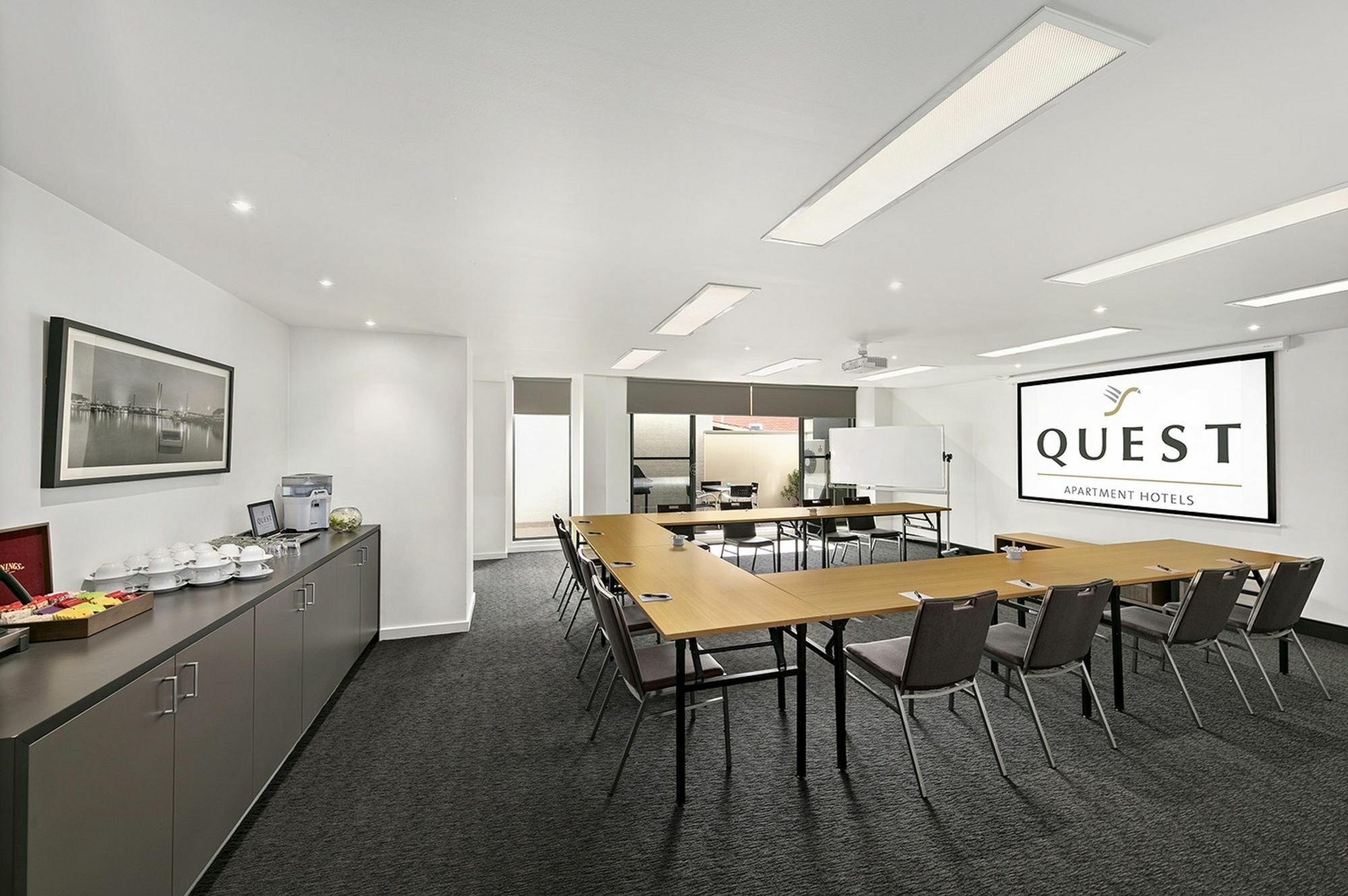 Aparthotel Quest 4*