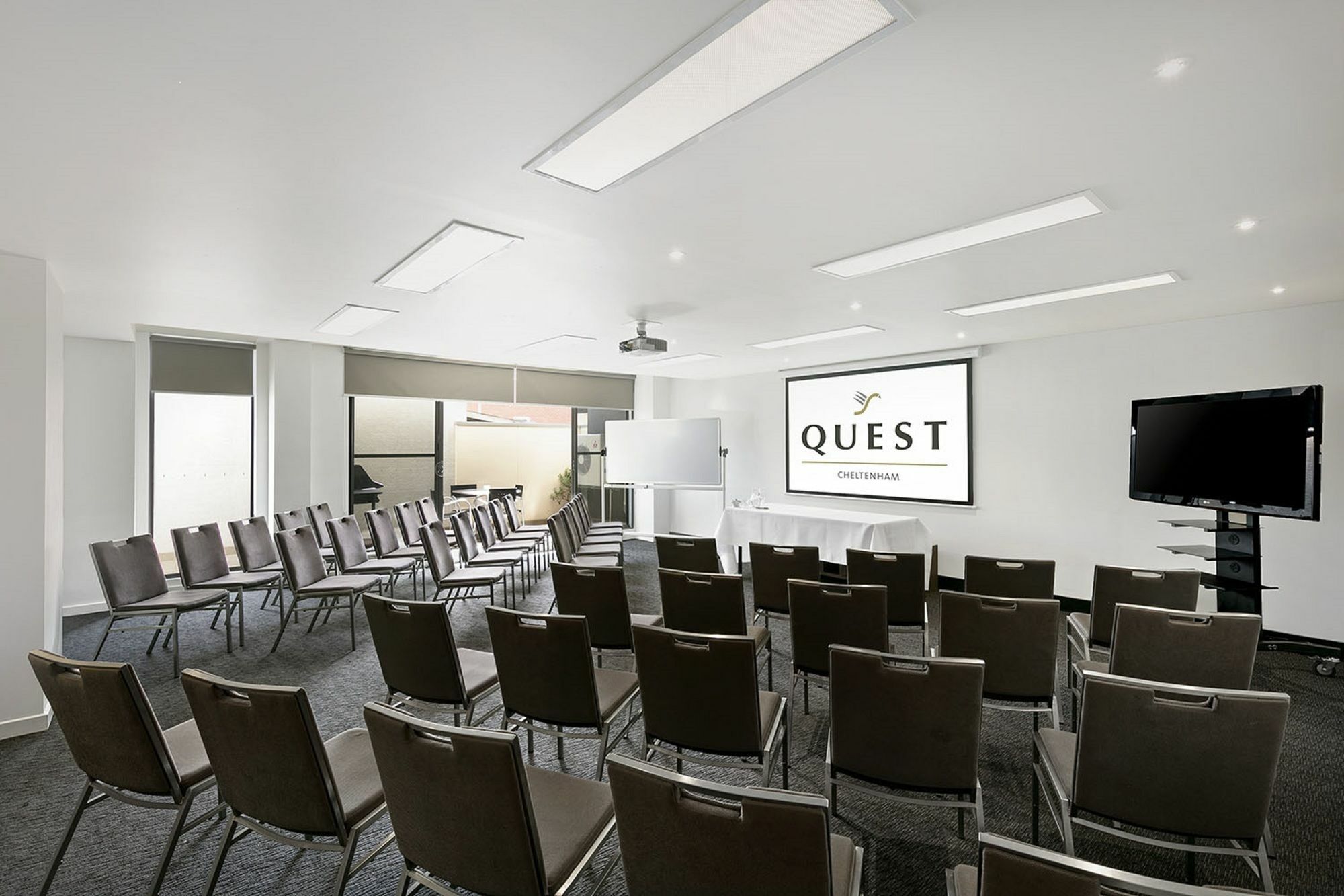 Aparthotel Quest 4*
